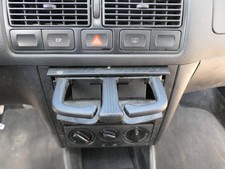 VW Golf 4 Bora Becherhalter