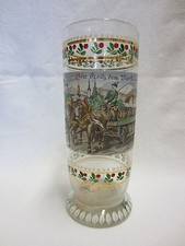 Riesiges Glas - EIN HOCH DEM