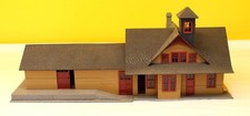 Spur 0 Lionel 6-83440 "Rico Station" Bahnhofgebäude, Bausatz verbaut