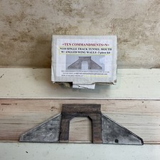 TEN COMMANDMENTS N110