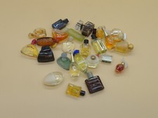 Lot von 25 Miniatur Parfüm, versch. Düfte versch. Marken Sammler 80'er/90'er
