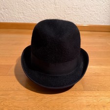 stylischer, schwarzer Homburg