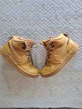 Nike Court Borough Mid Winter