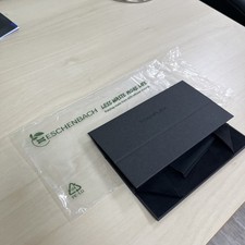 Etui für Brille der Marke