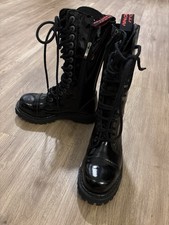 Angry Itch 14 Loch Stiefel