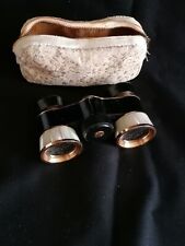 Altes kleines Opernglas, Messing/Perlmutt, Scala 3x in original Tässchen,