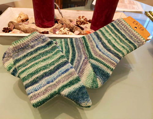 Handgestrickte socken - handgestrickte,