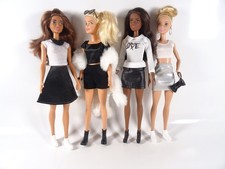 Kleine Sammlung 4 Barbie Fashionista Dolls -Outfits wie abgebildet!- rar (18606)