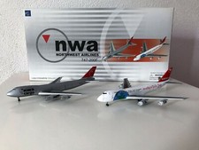 Dragon Wings 1:400 Boeing B747-200 Northwest Cargo Set/2 Modelle inkl. Stand
