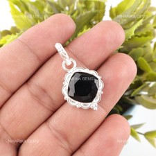 Schwarzer Onyx Stein