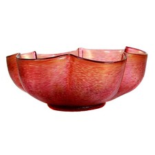 Schale mit rosefarbenen