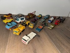 21 sehr alte Matchbox Autos