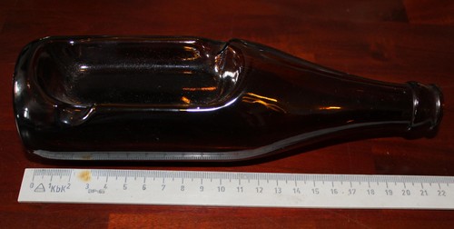 Flasche als aschenbecher - flasche,