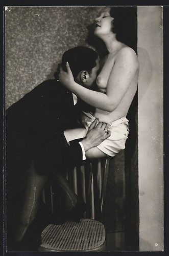 Foto mann küsst eine - foto-ak,