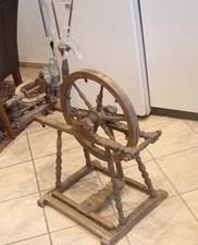 Sehr altes spinnrad - sehr,