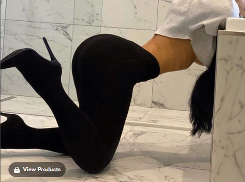 Fashion nova - **,