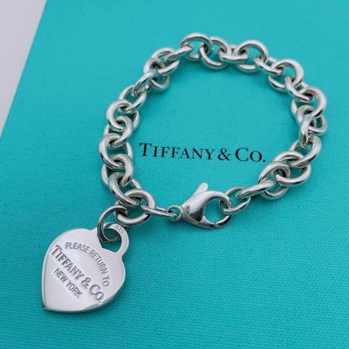 Tiffany return to - &,
