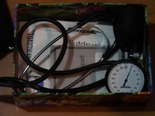 Sanoquell Stethoskop mit Blutdruckmesser