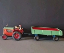 Gama Traktor mit Anhänger/Schlüssel Plastikfigur Reifen 46×13 o. OVP. 50? Jahre 