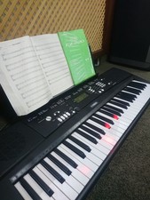 Yamaha EZ-220 Keyboard Klavier