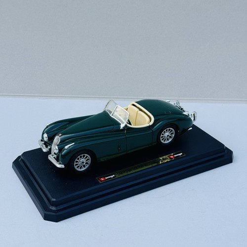 Bburago jaguar xk120 roadster - bburago,