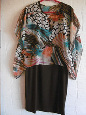 Julie  C - Damen Kleid  2  Teile - Größe  46  /  Uni  braun  mit buntem Überteil