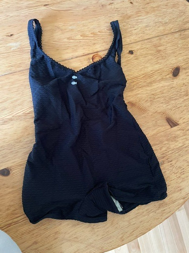 Badeanzug mit kleinem bein - mit,