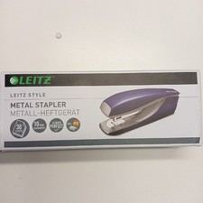 Leitz Büroheftgerät Metall 30 Blatt Inkl. Heftklammern Ergonomisches Design