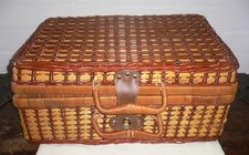 ♥ Picknickkorb mit Geschirr-Set für 4 Personen, Dachbodenfund, Korbweide, NEU ♥