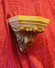 Wandsockel, Linde, geschnitzt