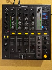 Pioneer DJM 700 DJ Mixer