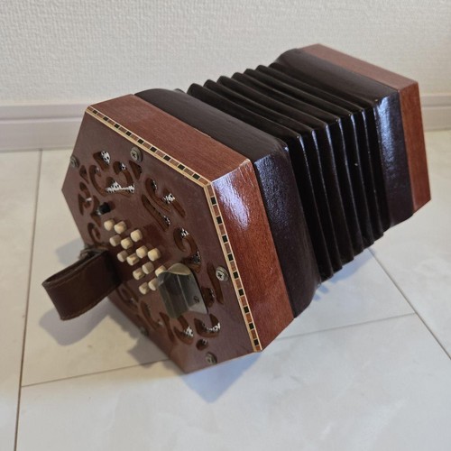 Dekoratives geschnitztes holz - dekoratives,
