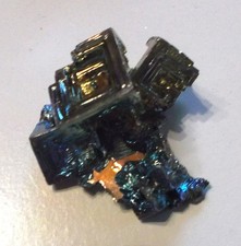 Schöner Wismut Kristall  (X573) Schau Mal durch !