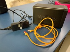 Synology DS713+ NAS Server 2xHDD/SSD Fächer + 2 HD je 7,5 TB