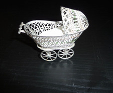 Alter Kinderwagen -Zinn- mit 1