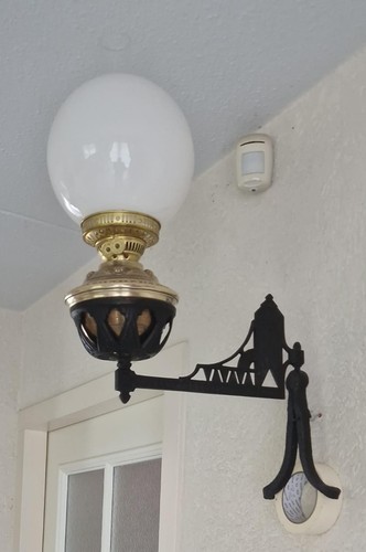 Antike gusseiserne wandlampe - antike,