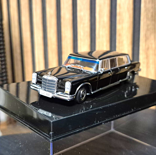 Modellauto autoart - 1,