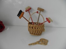 Altes Puppenstuben Zubehör  Putzzeug Besen Schrubber Teppichklopfer