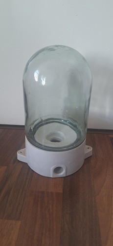 Alte glaskolbenlampe weiß - alte,