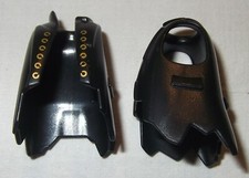 06164, 2x Mantel, Reitermantel, zerrissen, schwarz, bedruckt