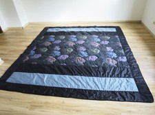 Bettüberwurf Tagesdecke für ein Doppeltbett 244 x 260 cm Steppdecke Blätter