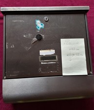 Briefkasten mit Zeitungsfach und schloß / 1schlüssel - gebraucht etwas verklebt