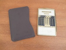 Vintage Addiator Duplex Rechenmaschine mit Schieber u. Ledertasche (B)