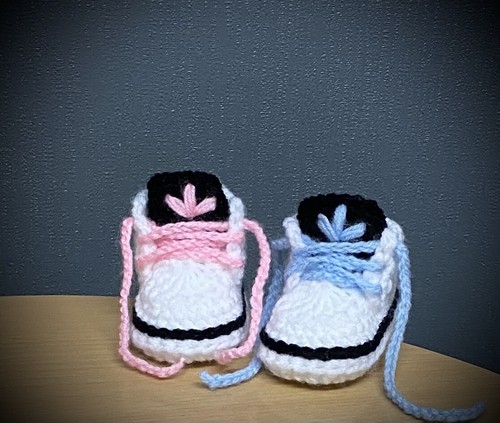 Gehäkelte neugeborene baby - gehäkelte,