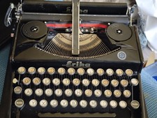 Erika 5 Schreibmaschine (Ca. 1941) mit Originalem Koffer & Schlüssel Top Zust