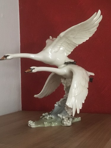 Porzellanfigur schwanenpaar - porzellanfigur,