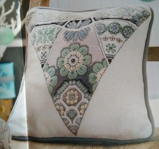 Stickvorlage, Kreuzstich, " Blumenarrangement in Winterfarben    "  