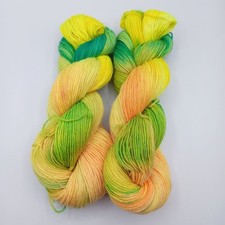 (9,90€/100 g) handgefärbte Sockenwolle 4 fach Färbung Polar Light 15 Neon Farben