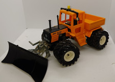 Siku Farmer 3451 - Mercedes-Benz MB trac 800 mit Schneepflug Maßstab 1:32