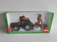 Siku 3659 Valtra Traktor mit